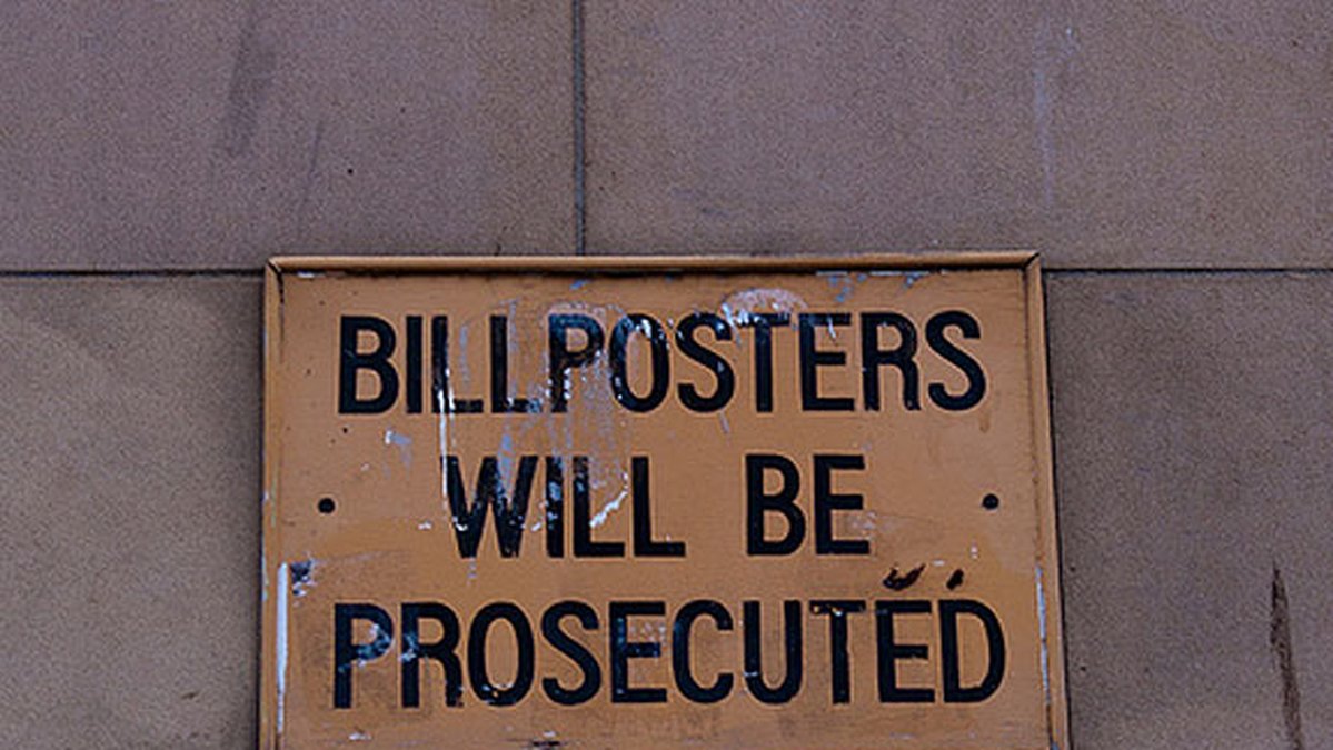 Bill Posters har nåtts av lagens långa arm.